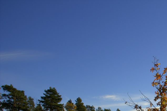 Promenad vid Lagunen på Läckötorpa. med utsikt över kinnekulle.